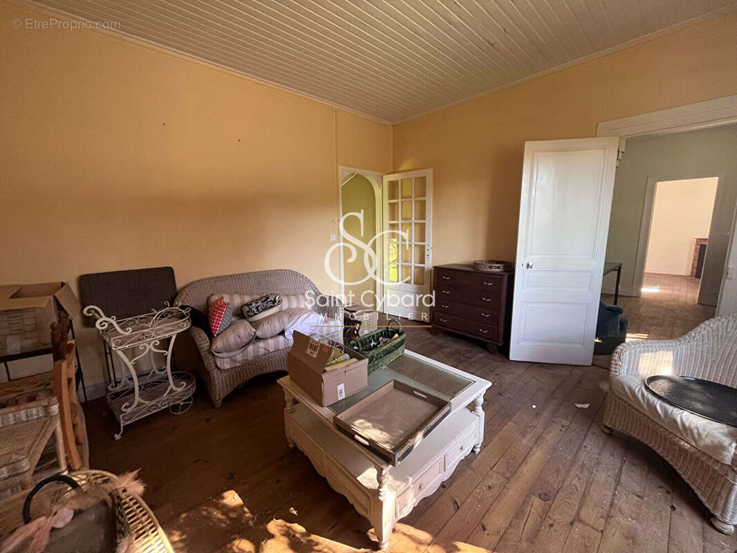 Maison à SAINT-YRIEIX-SUR-CHARENTE