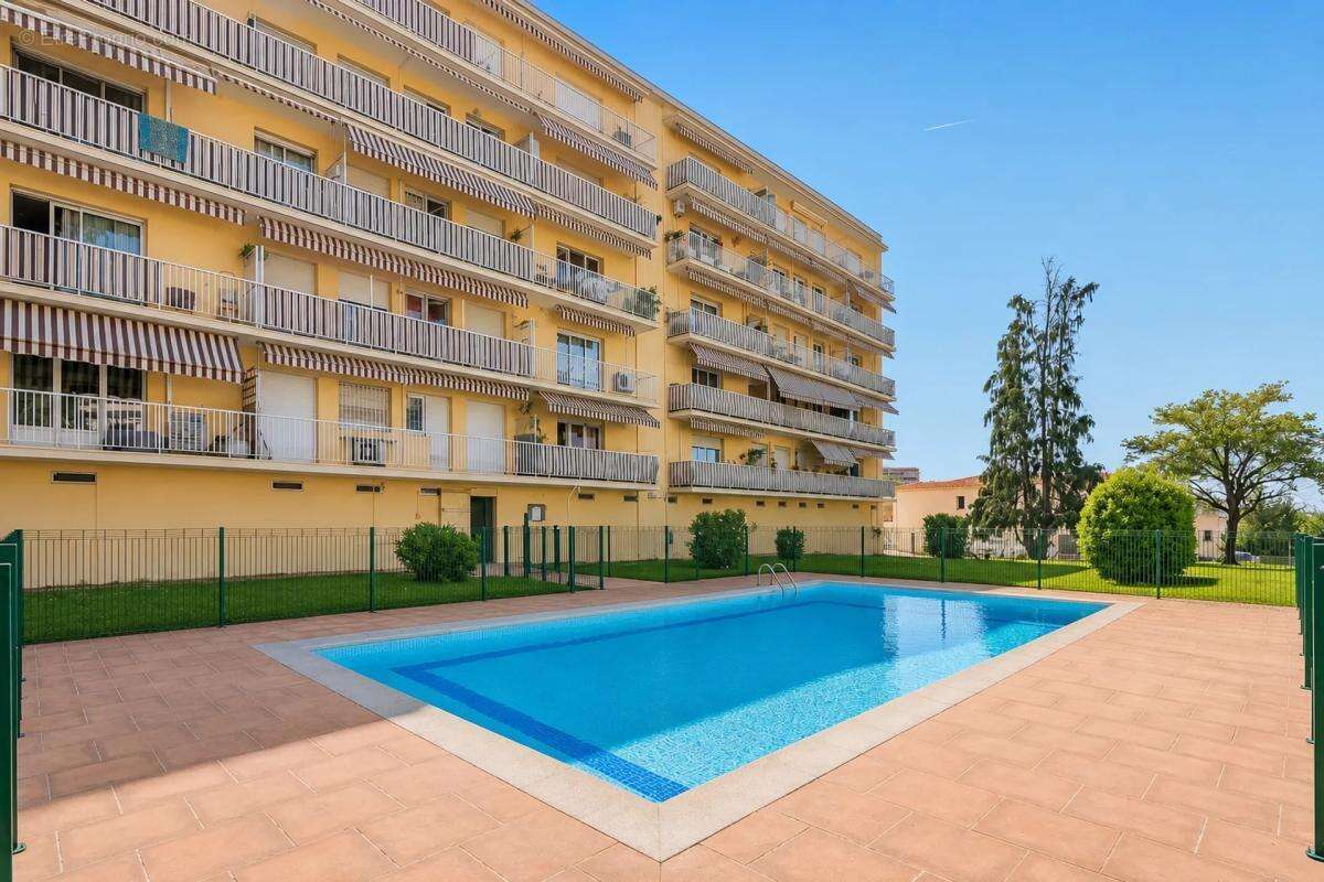 Appartement à LE CANNET