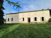Maison à SAINT-SULPICE-DE-POMMIERS