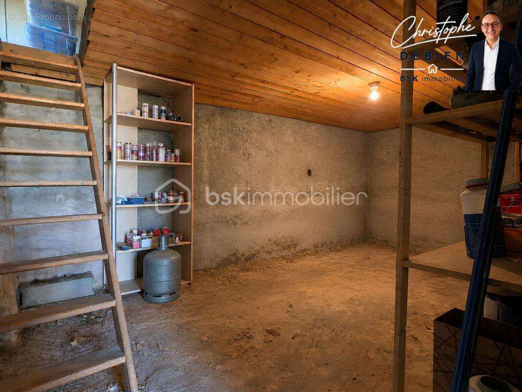 Les brouzils – 73 m² à rénover – terrain constructible 427 m² – garage – double projet possible – - photo 5