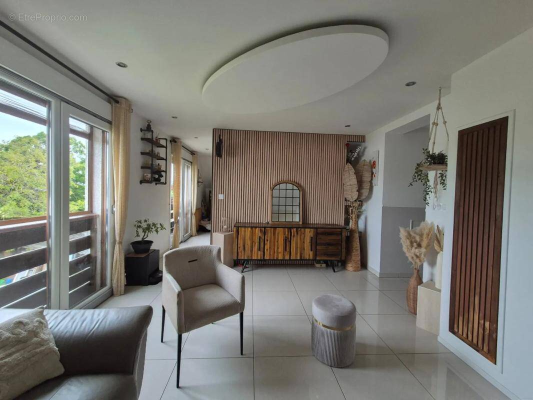 Appartement à ARTHAZ-PONT-NOTRE-DAME