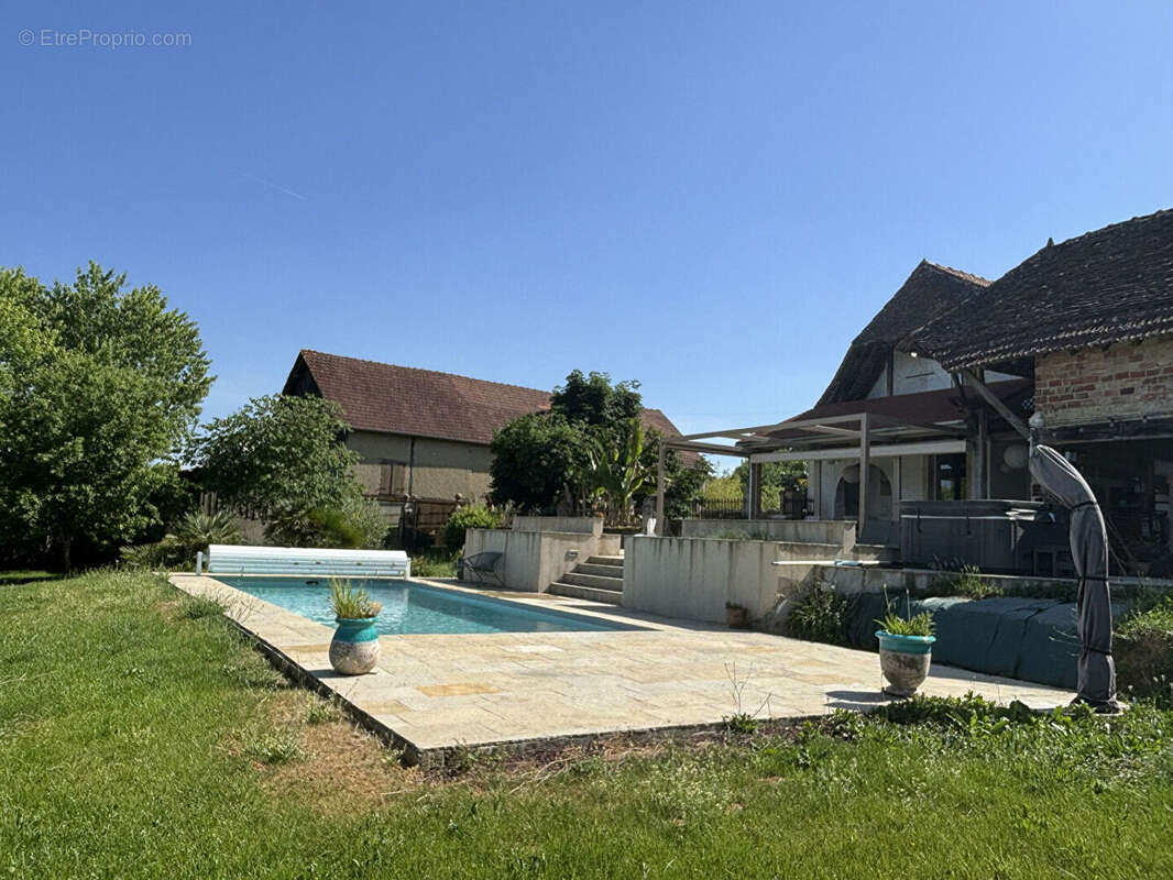 Maison à LEMBEYE