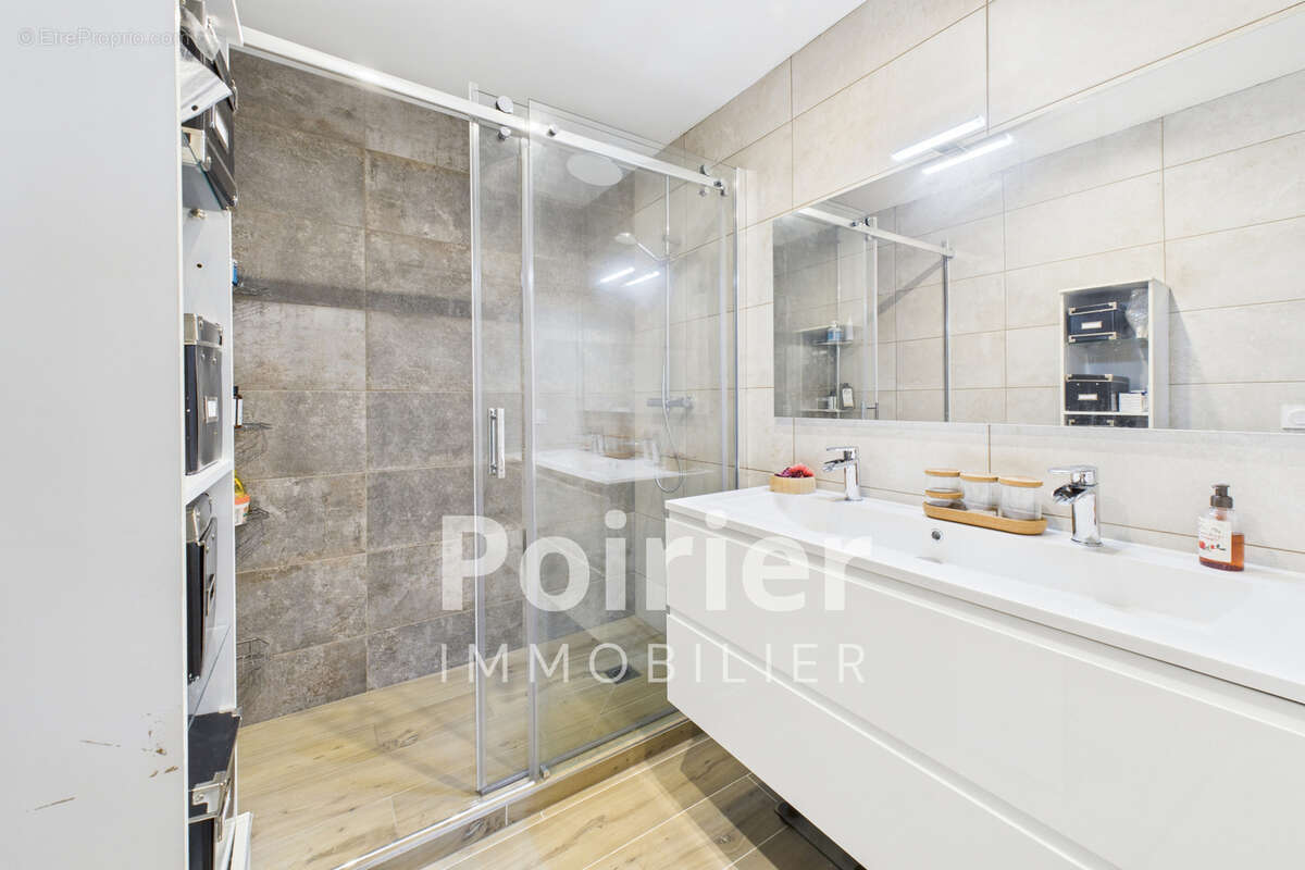 COUP DE CŒUR À VEIGY ! T5 Duplex rénové   Vue dégagée - photo 8