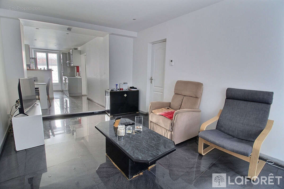 Appartement à LA GARENNE-COLOMBES