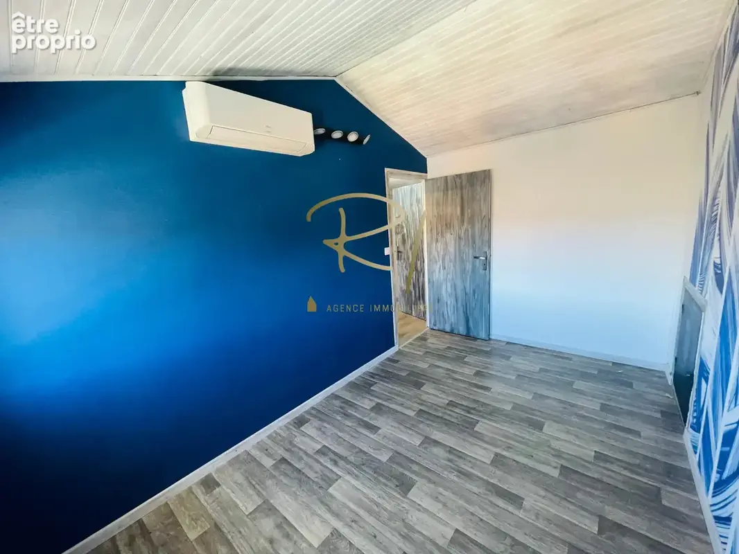 Maison 4 chambres, piscine et terrain - RUOMS CENTRE - photo 9