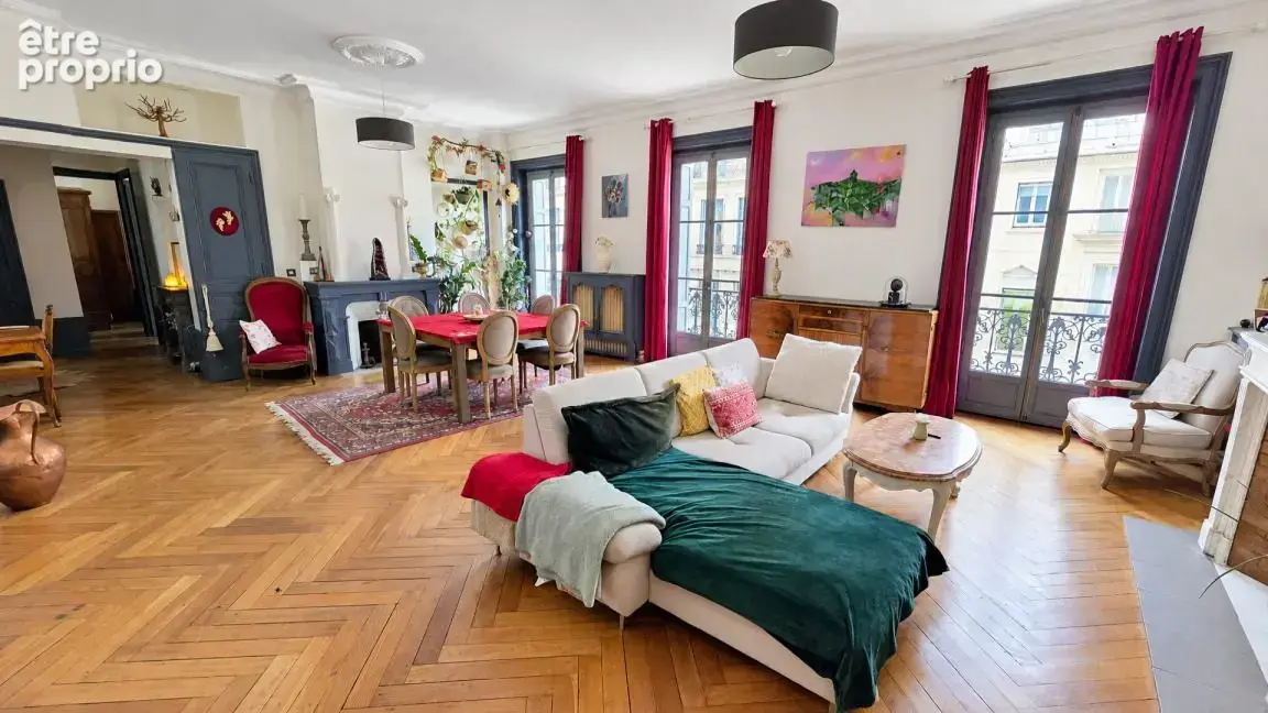 Appartement à SAINT-ETIENNE