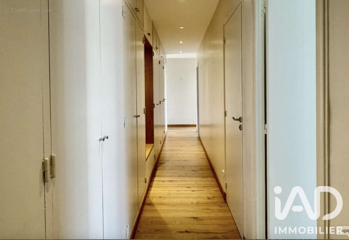 Appartement 150 m² à Suresnes  - photo 9