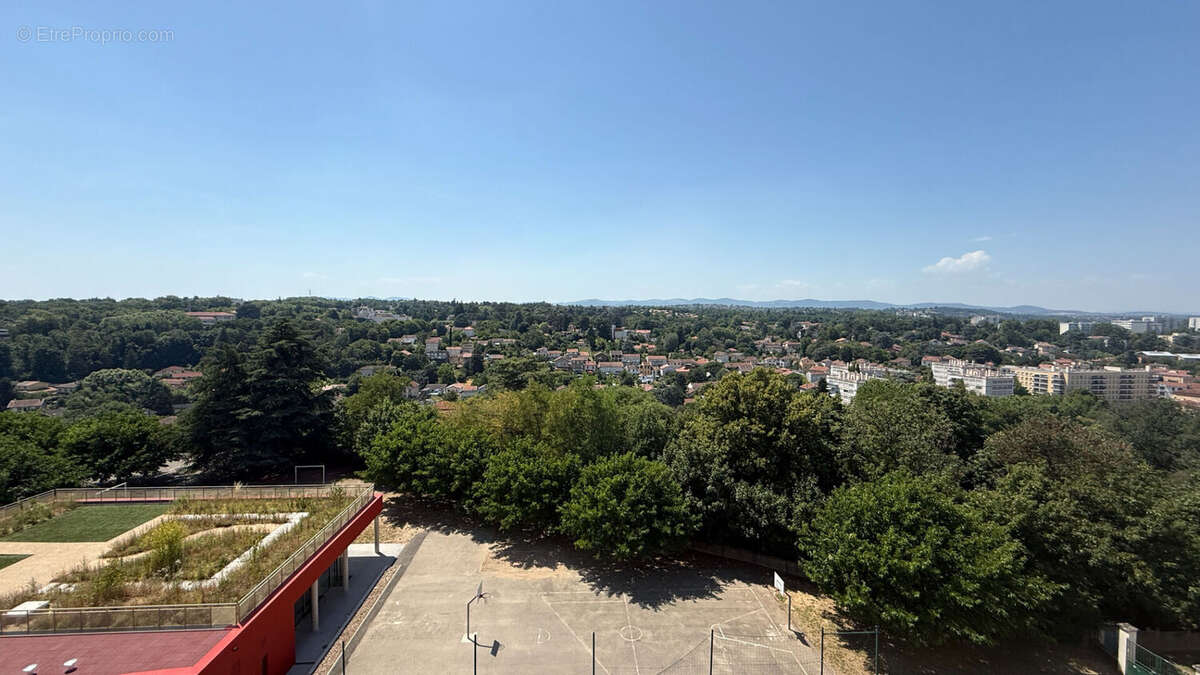 Appartement à OULLINS