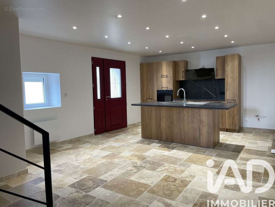 Photo 2 - Maison à NEUILLE-PONT-PIERRE