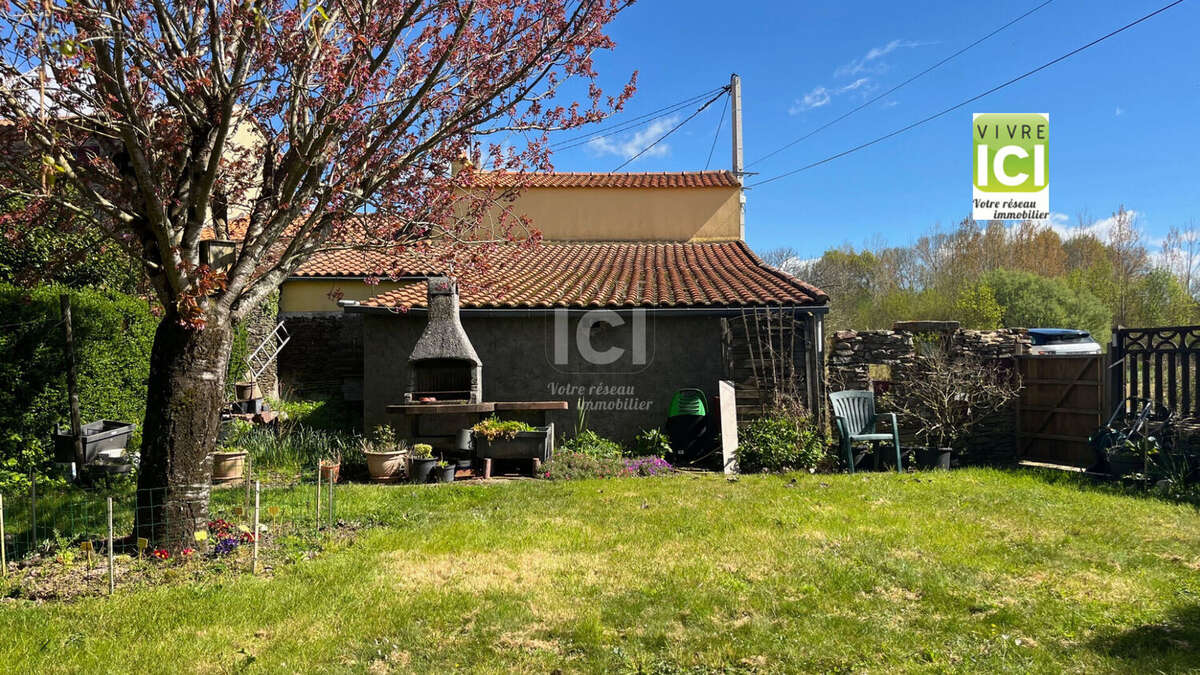 Maison à SAINT-JULIEN-DE-CONCELLES