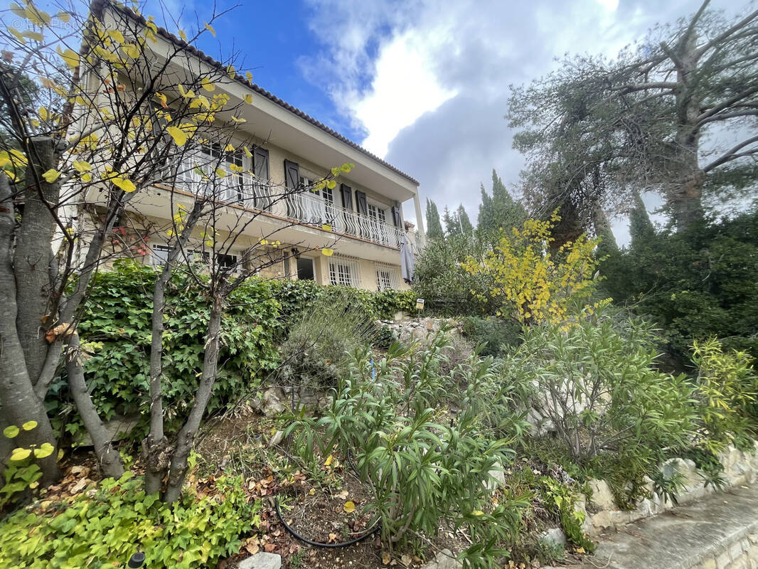 Maison à CARNOUX-EN-PROVENCE