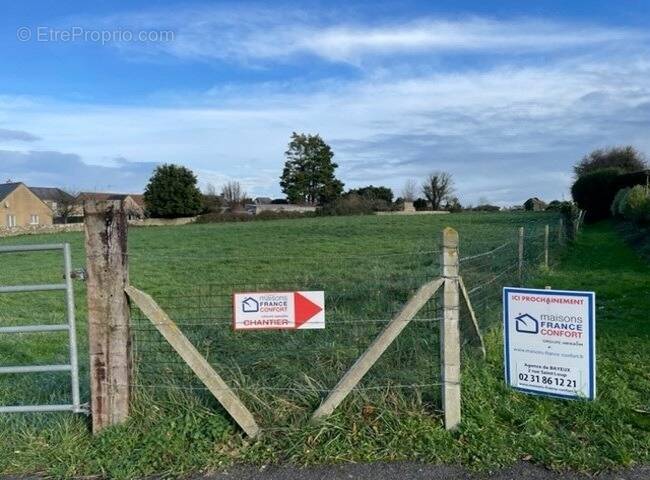 Terrain à VIERVILLE-SUR-MER