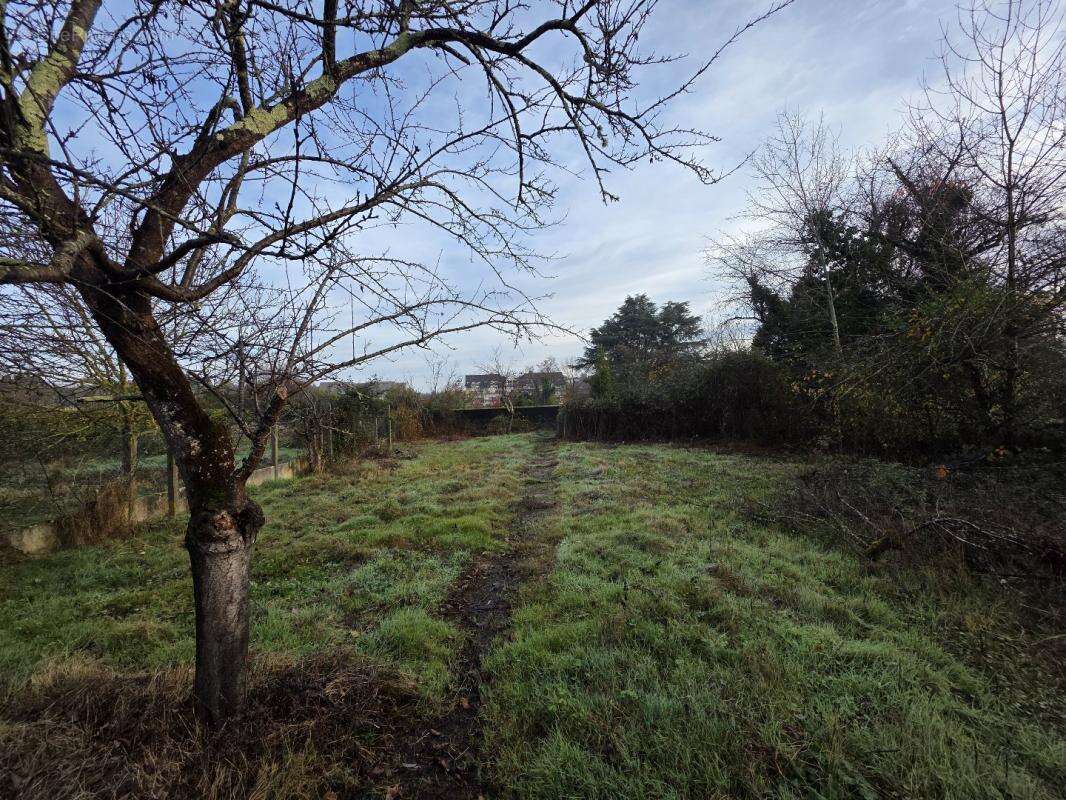 Terrain à ARGENTON-SUR-CREUSE