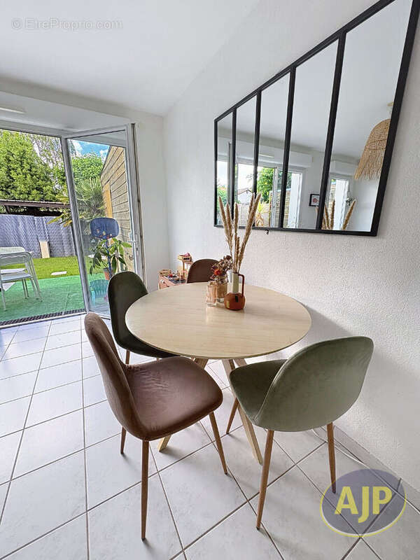 Maison à VILLENAVE-D'ORNON