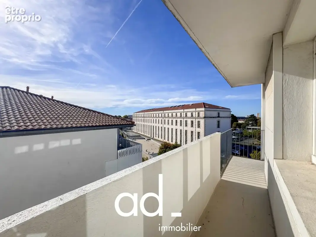 Appartement 4 pièces 77 m² à vendre à La Rochelle (17000) - photo 7
