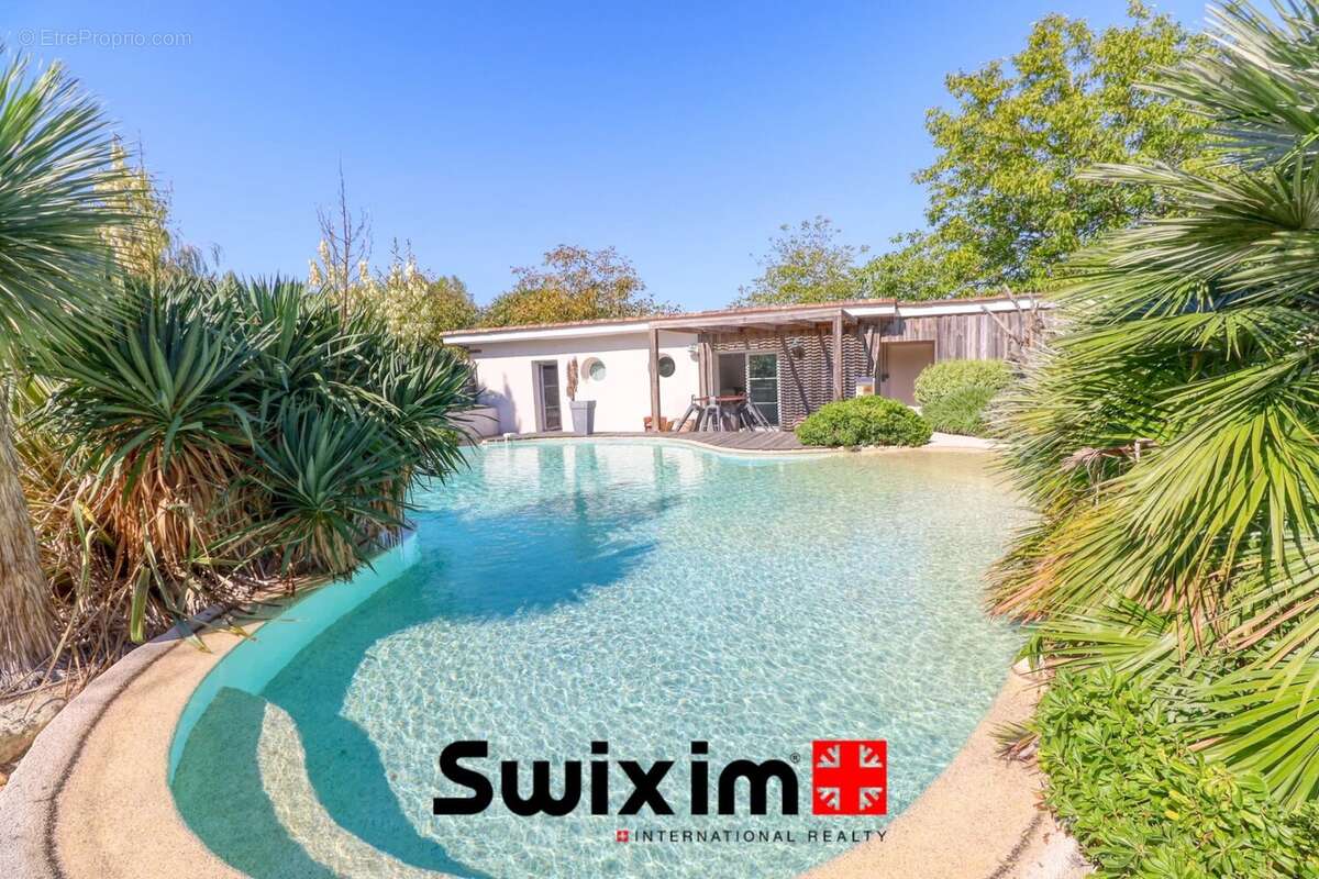 Maison à SAINT-ESTEPHE