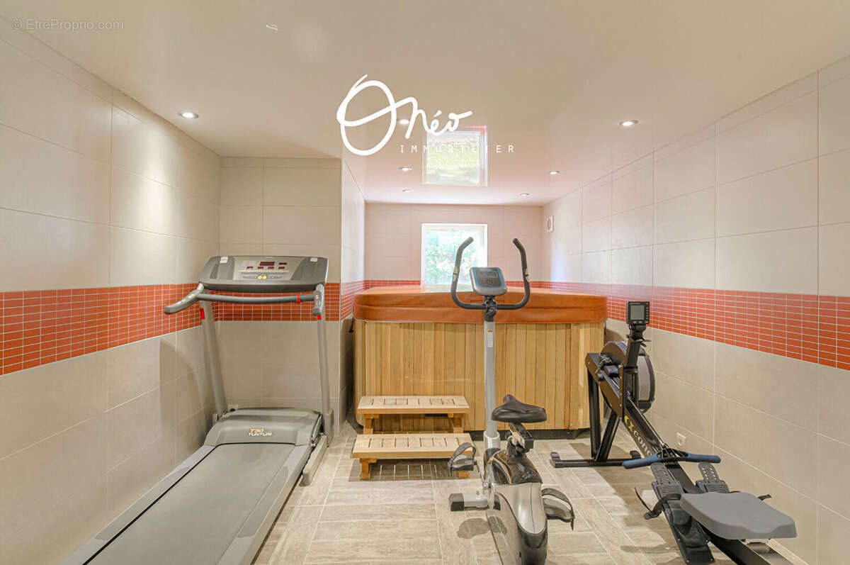 Maison à SAINT-PIERRE-DE-CHANDIEU