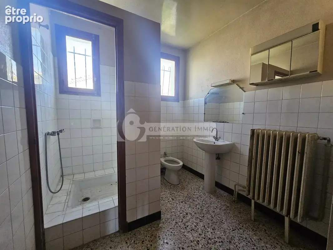 RAPHÈLE LES ARLES - Maison familiale de 226 m2 A - photo 8