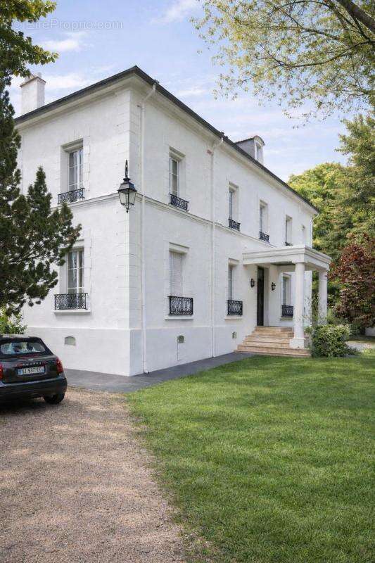 Maison à SAINT-MAUR-DES-FOSSES