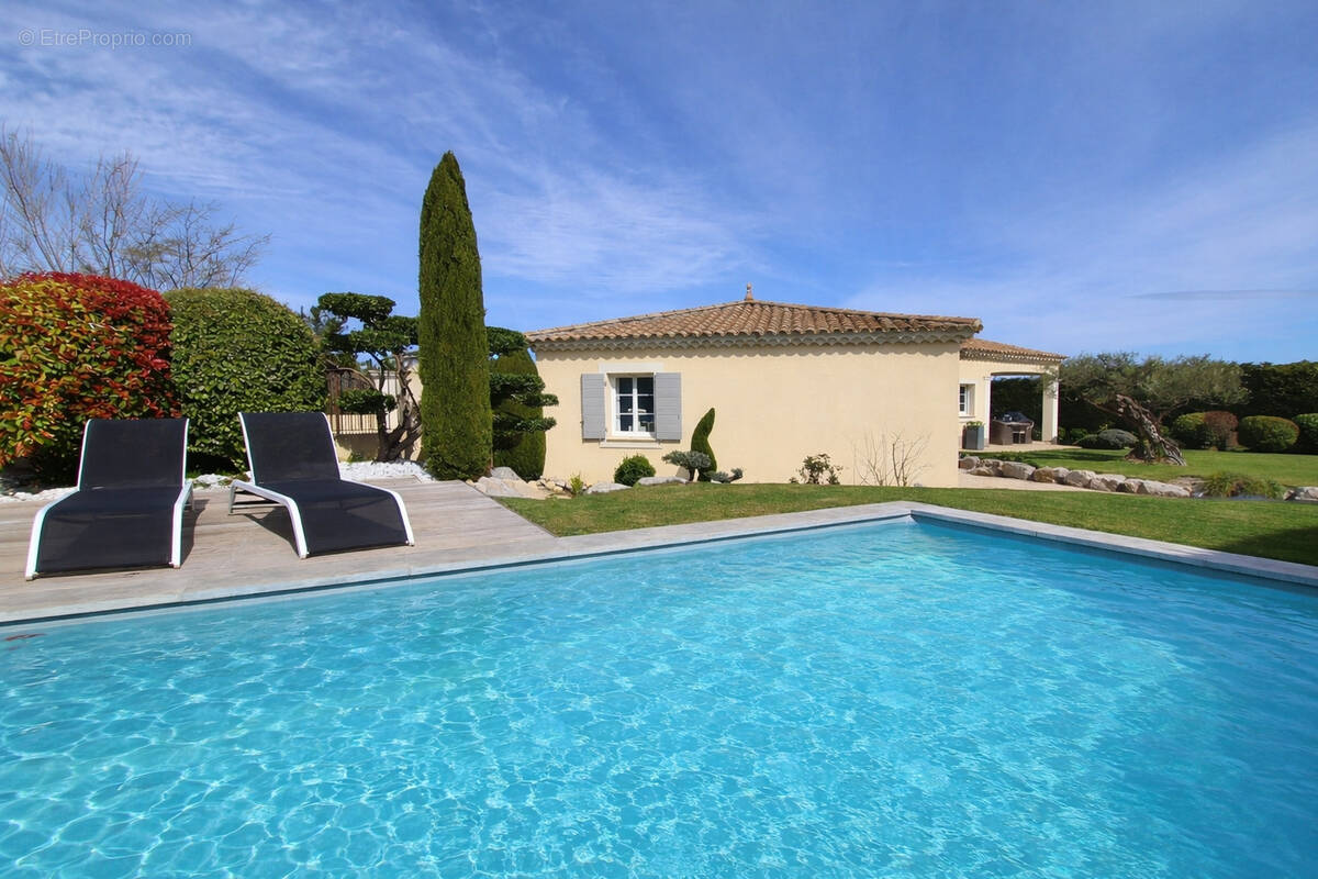 Maison à MORIERES-LES-AVIGNON
