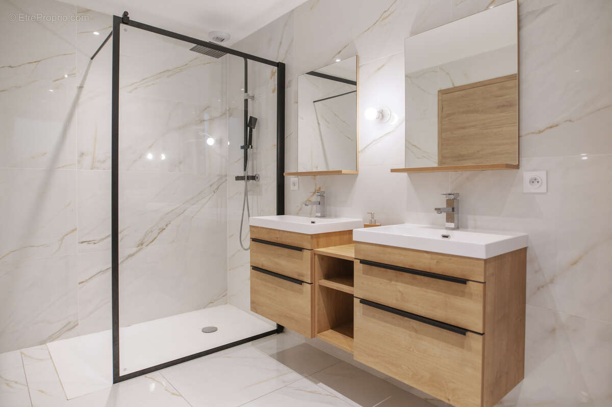 Maison à VILLEVIEILLE