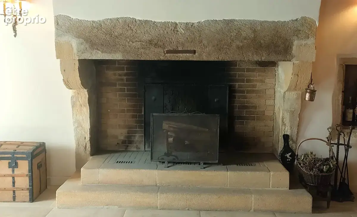 AUTHENTIQUE !!! Grande et belle maison en pierre dans un cadre préservé - photo 15