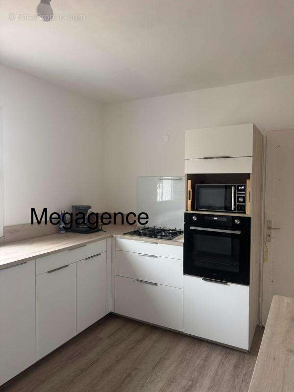 Maison à SOLLIES-PONT