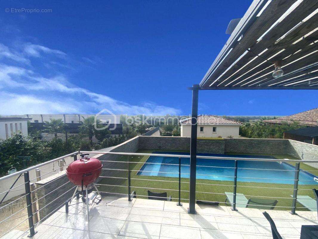 Maison à BELLEGARDE