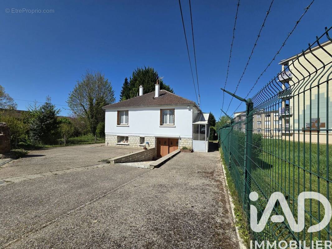 Photo 1 - Maison à VILLENEUVE-SUR-YONNE