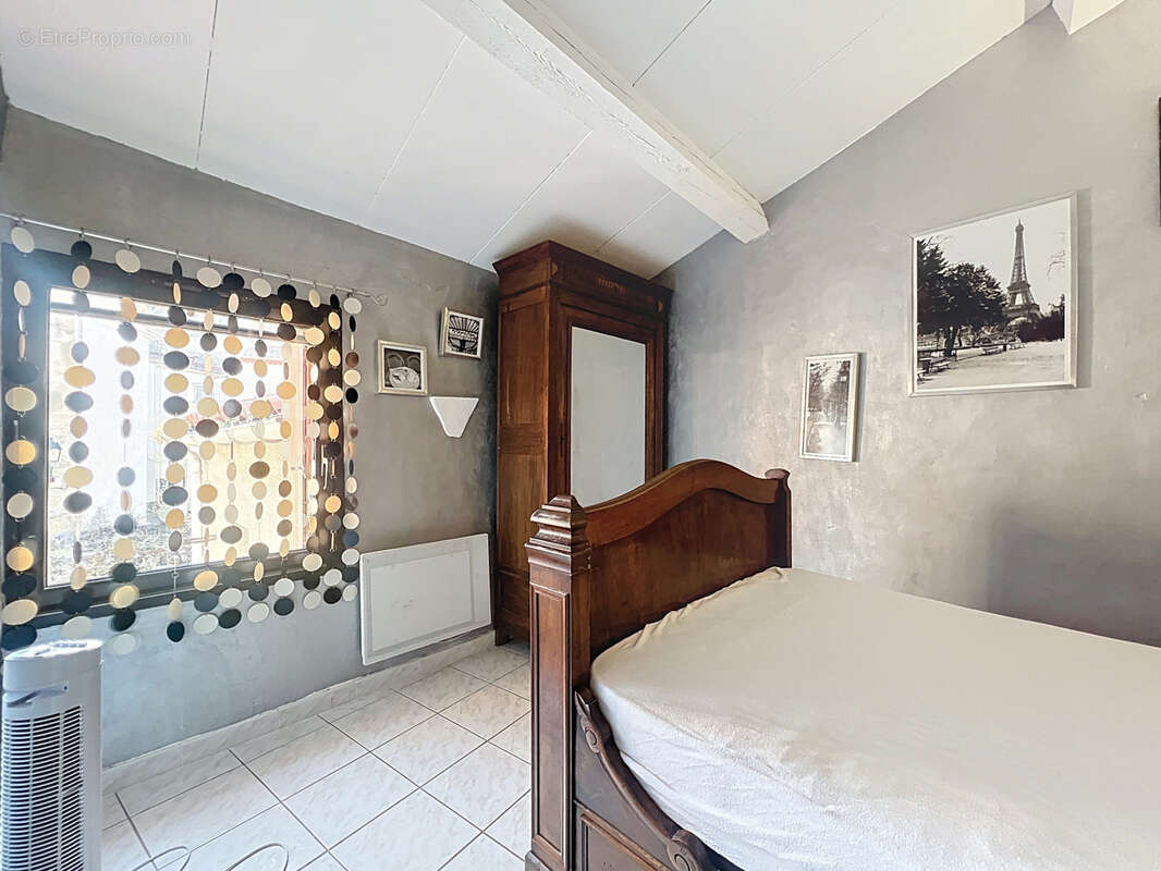 Maison familiale avec terrasse et fort potentiel au cœur de Caramany - photo 8