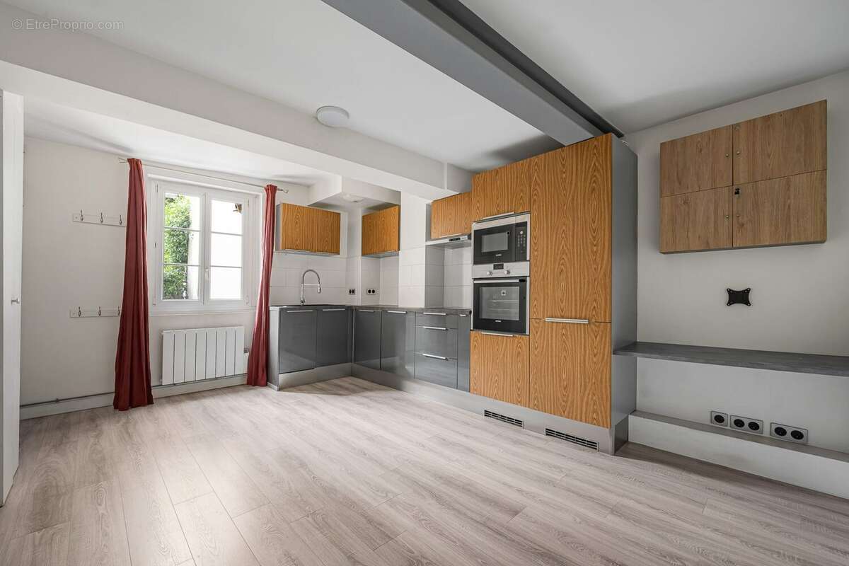 Appartement à PARIS-3E