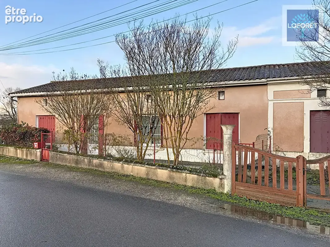 Maison 161 m² divisible avec 2 parties, garage de 70 m² et terrain clos - photo 7