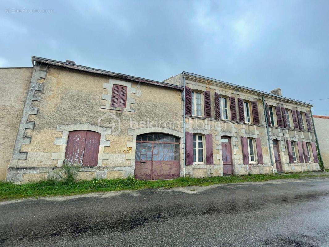 Maison à SAINT-CIERS-SUR-GIRONDE