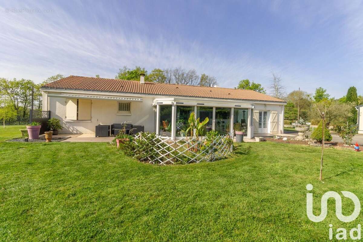 Photo 2 - Maison à BEAULIEU-SOUS-LA-ROCHE