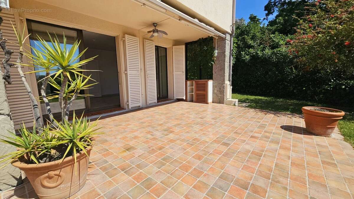 Appartement à VILLENEUVE-LOUBET