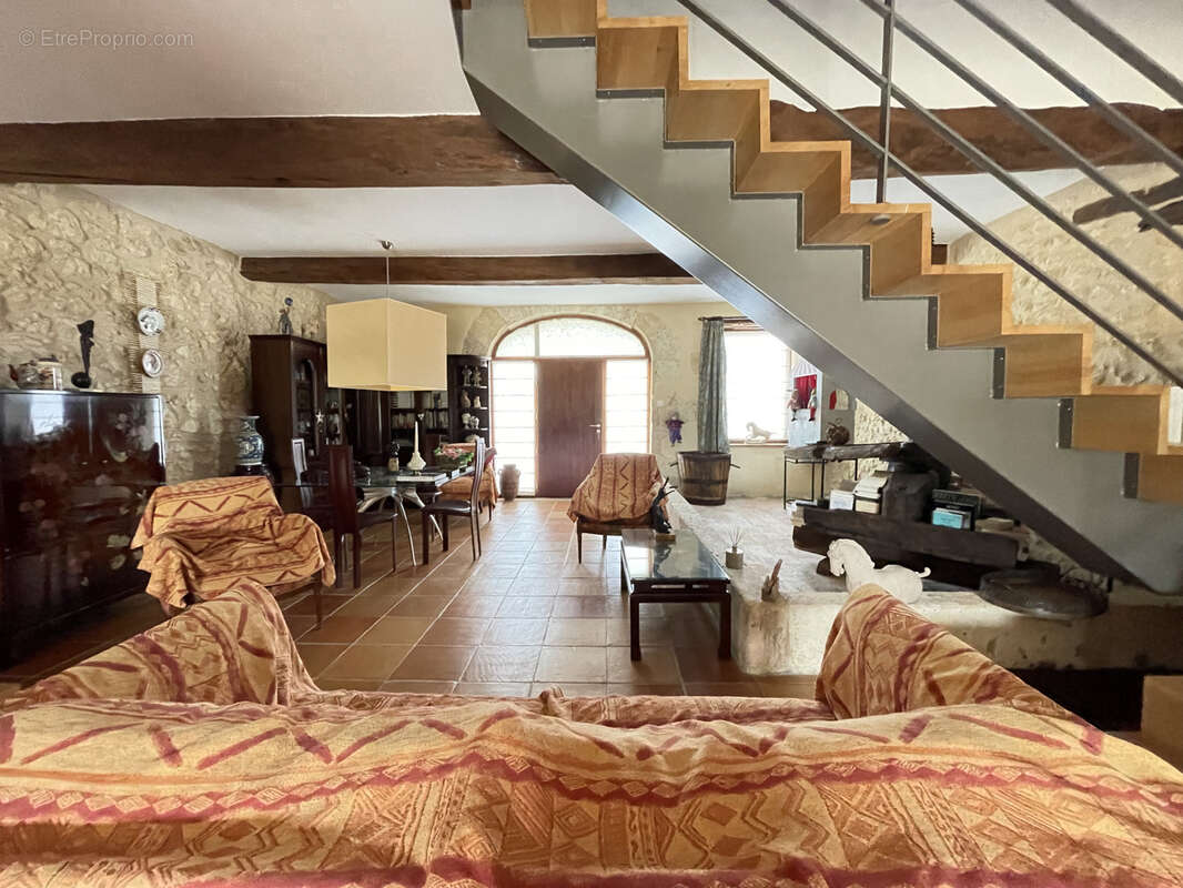 Maison à VIC-FEZENSAC