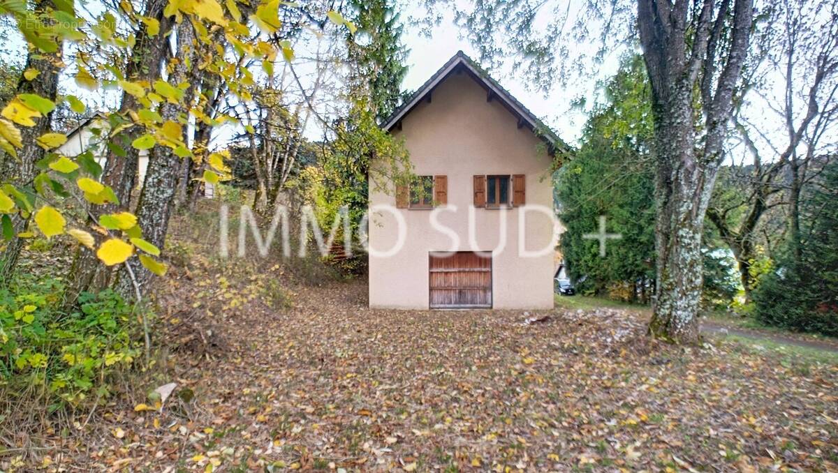 Maison à CHATEAU-BERNARD