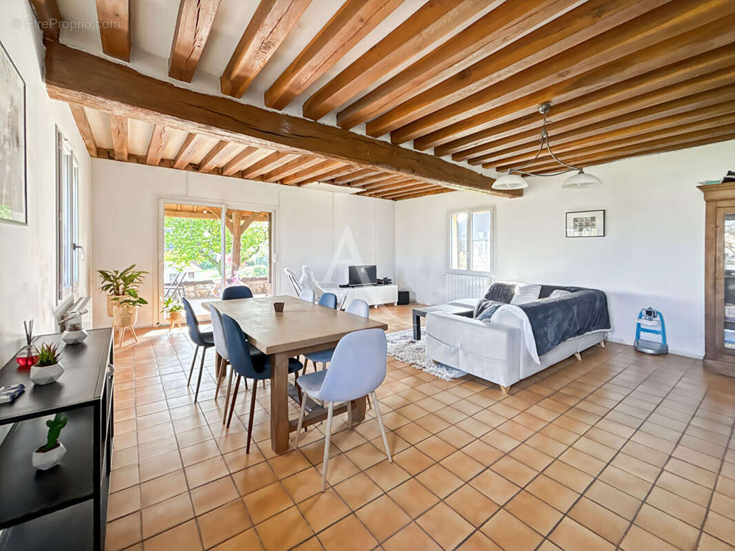 Maison à LA NEUVILLE-CHANT-D'OISEL