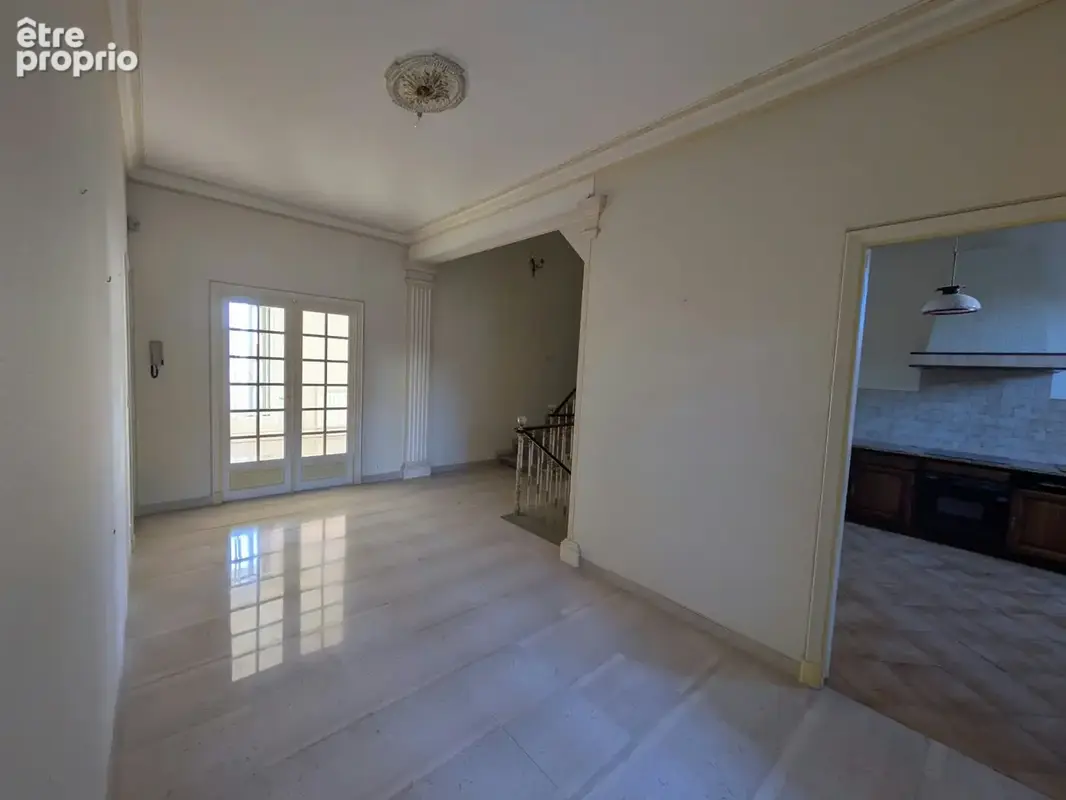 Vend maison de caractère de 280m2, grand garage, jardin, remise, 7 chambres à Magalas - photo 11