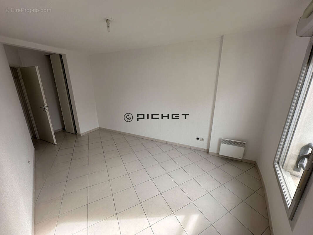 Appartement dernier étage avec terrasse - Parking réservé en sous sol - photo 7