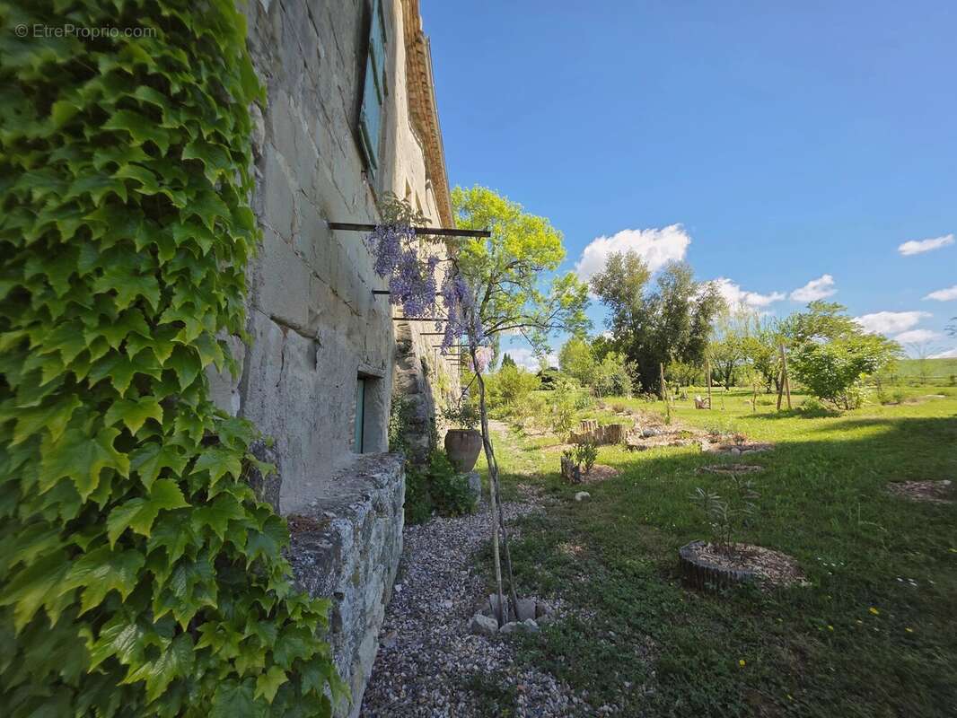 Maison à LAUZUN
