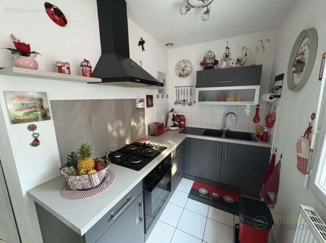 Appartement à SAINT-DONAT-SUR-L'HERBASSE