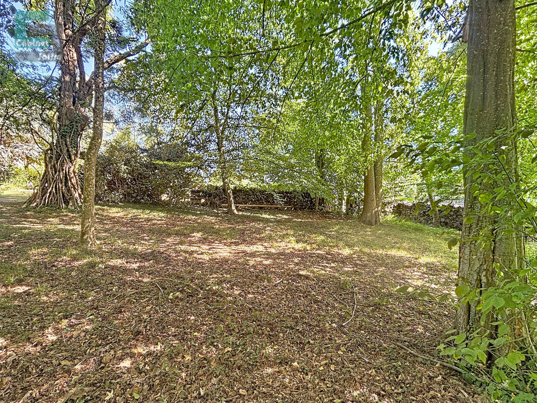 Terrain à VULAINES-SUR-SEINE