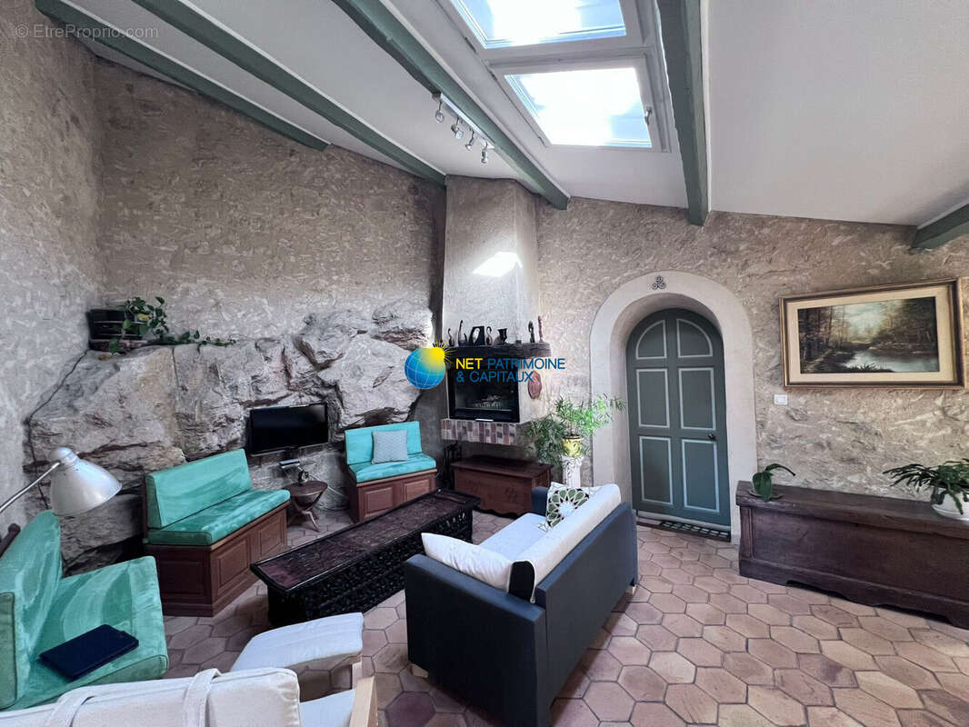 Maison à JOUQUES