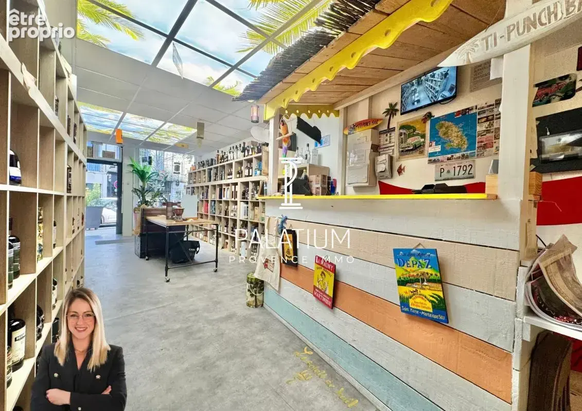 Local commercial avec vitrine d'angle, Salon-de-Provence - photo 4