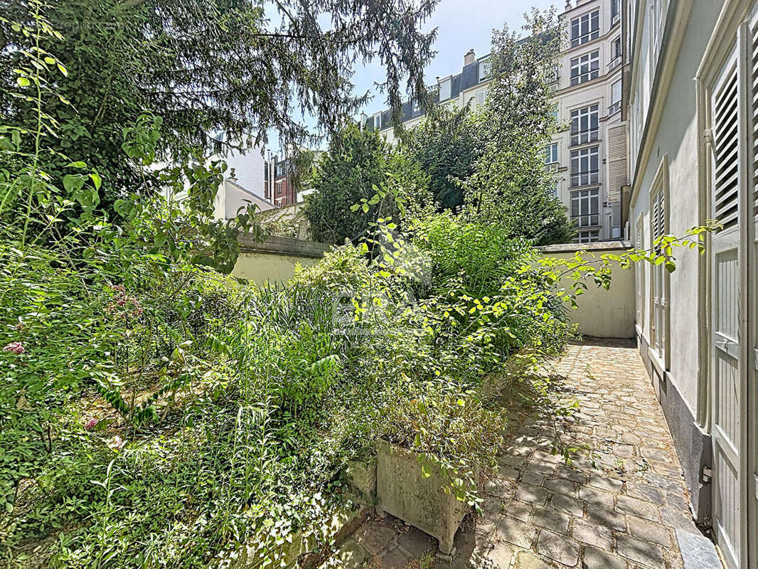 Appartement à LEVALLOIS-PERRET