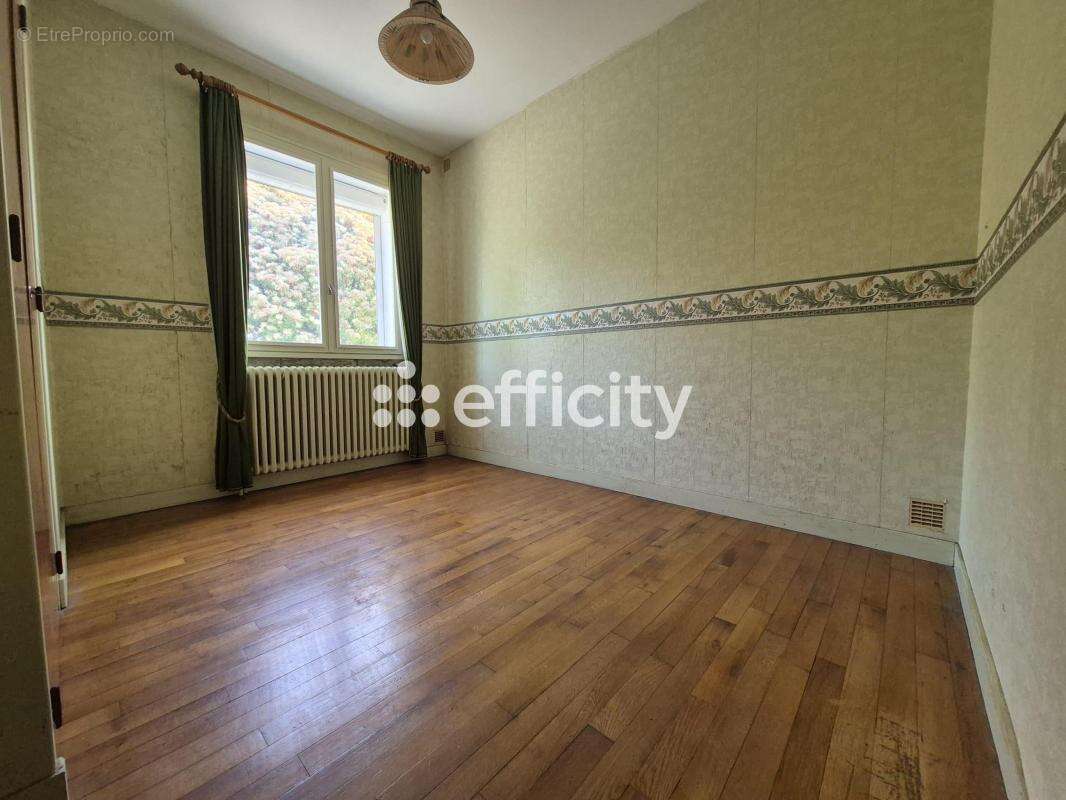 Maison à SAINT-JUNIEN