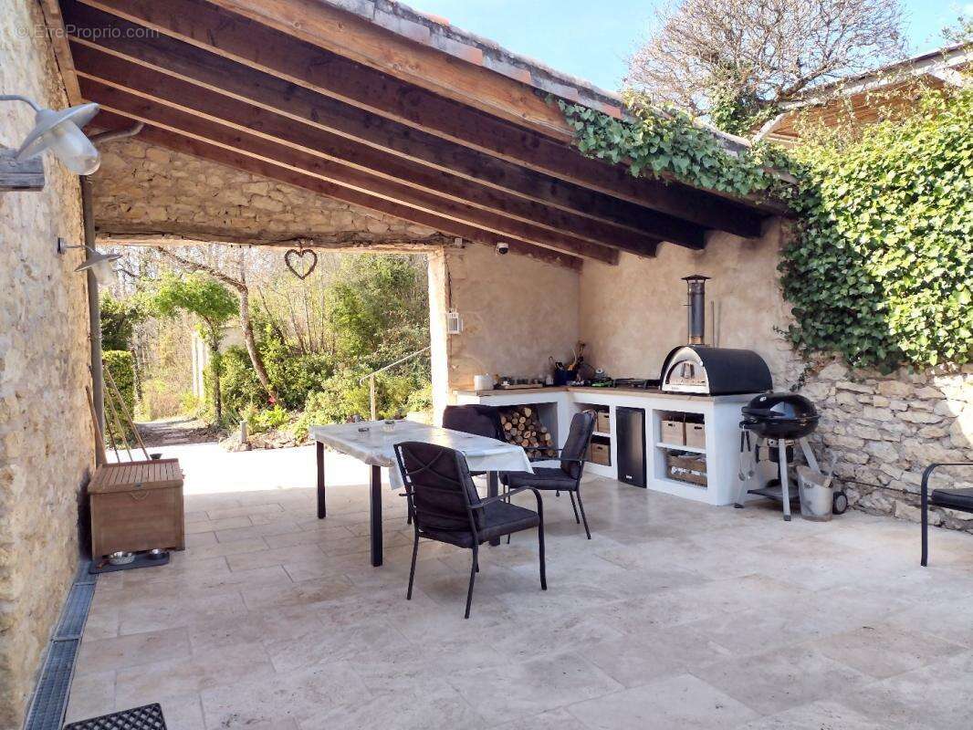 Maison à CAHUZAC-SUR-VERE