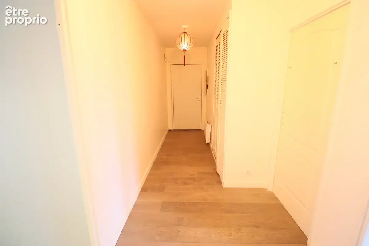LE PORT-MARLY - Apt 4 pièces de 87m2 - Box et Parking - photo 7