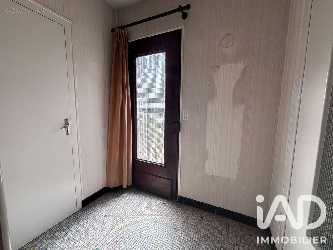 Maison 85 m² à Saintes  - photo 8
